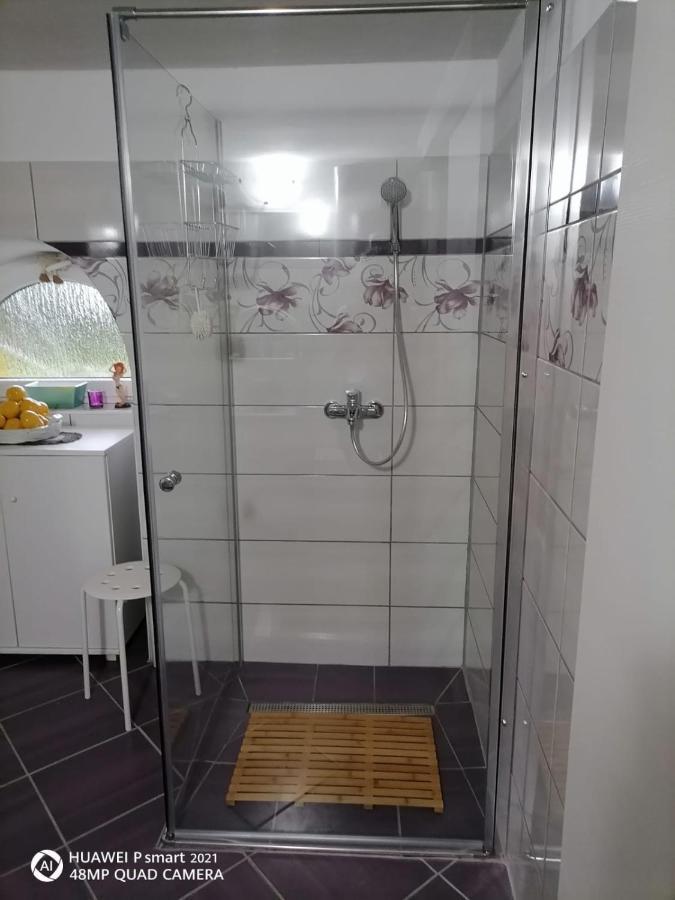 Vila Kalista Jurdani Exteriér fotografie