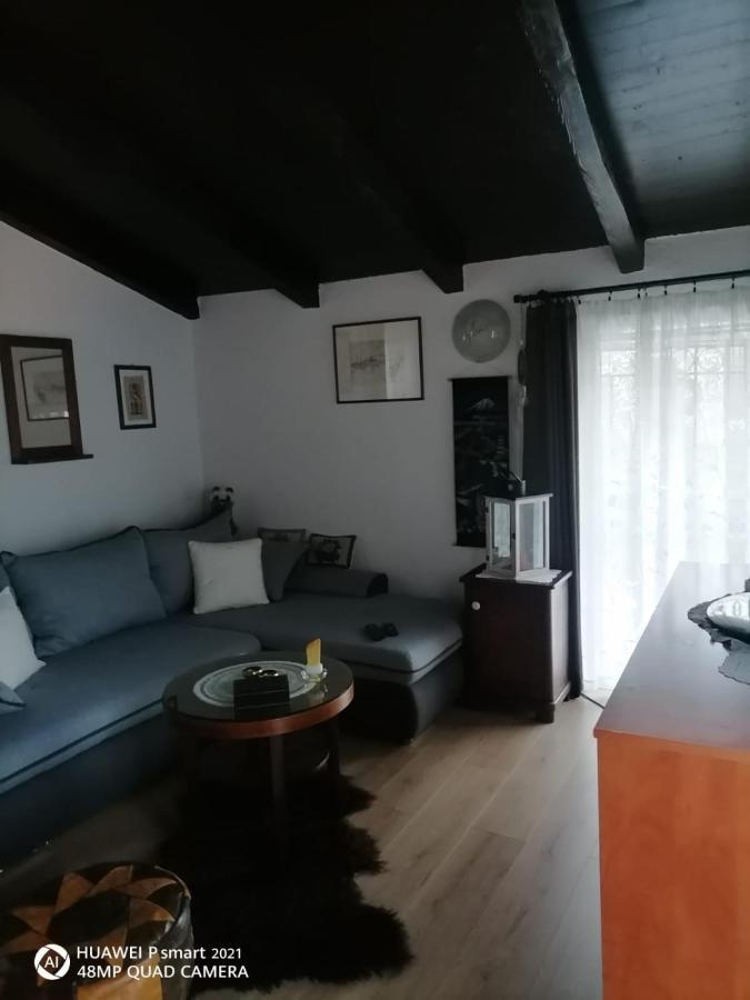 Vila Kalista Jurdani Exteriér fotografie