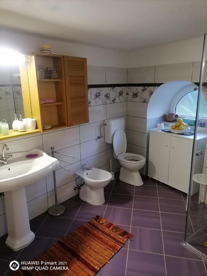 Vila Kalista Jurdani Exteriér fotografie