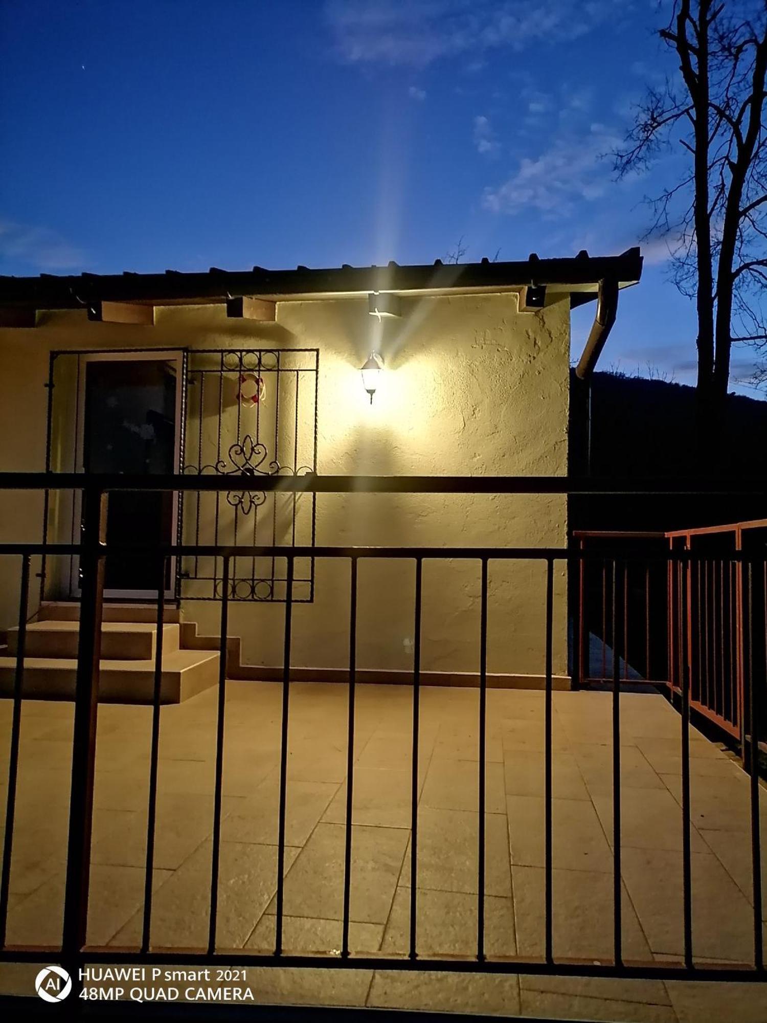 Vila Kalista Jurdani Exteriér fotografie